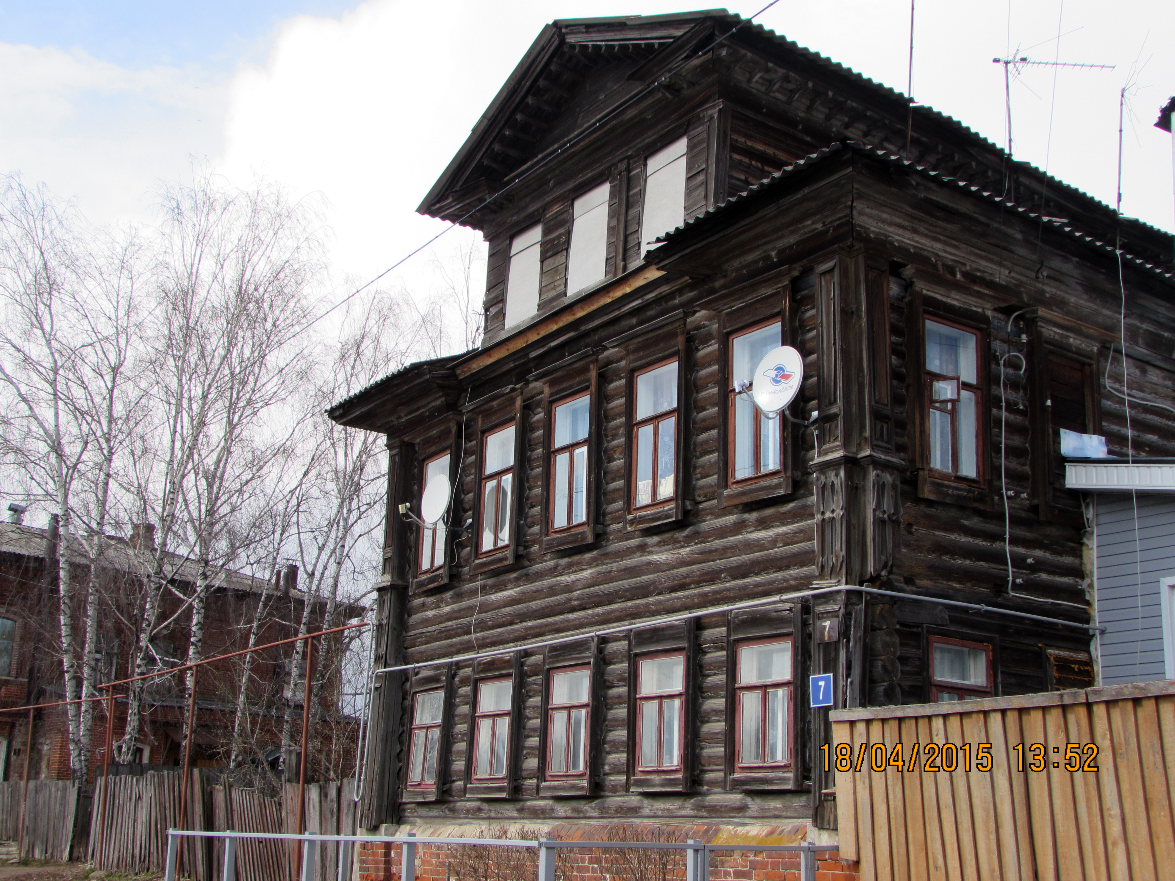 Старые деревянные дома — деревянное зодчество на исторических улицах