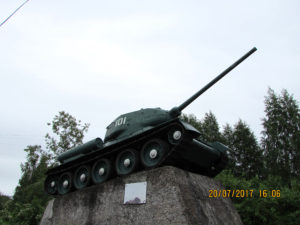 Танк-памятник в Медвежьегорске