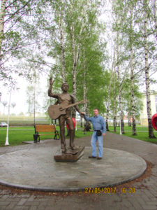 Памятник Высоцкому в Воткинске