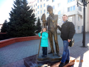 Памятник строителю в Белгороде 