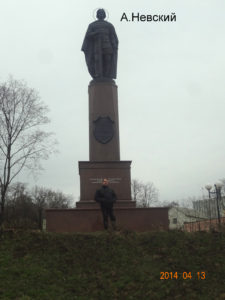 Памятник А.Невскому в Старом Осколе