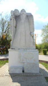 Статуя Белого Старца в Элисте