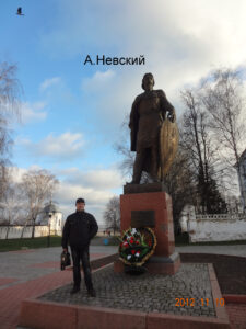Памятник Александру Невскому во Владимире