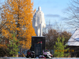 Памятник воину-освободителю в Мантурово