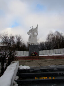 Памятник воинам-шарьинцам