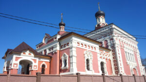 Трехсвятская церковь в селе Льва Толстого