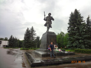 Памятник Матросову в Великих Луках