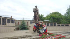 Памятник-монумент в Грязовце