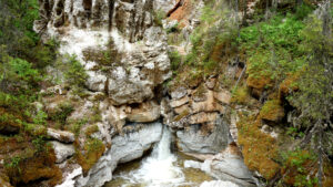 Водопад Святой источник