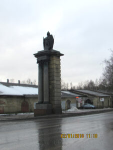 Смоленские ворота в Гатчине (