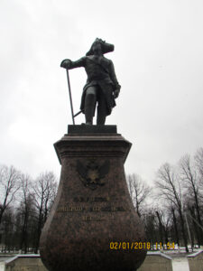 Памятник Павлу I в Гатчине у