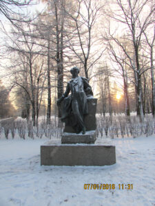 Памятник Пушкину в Пушкине