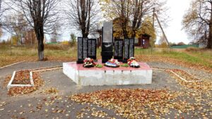 Памятник погибшим землякам в Хозниково