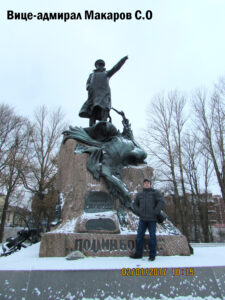 Памятник Макарову в Кронштадте