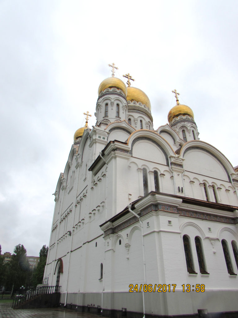 Спасо-Преображенский собор — величественный современный храм