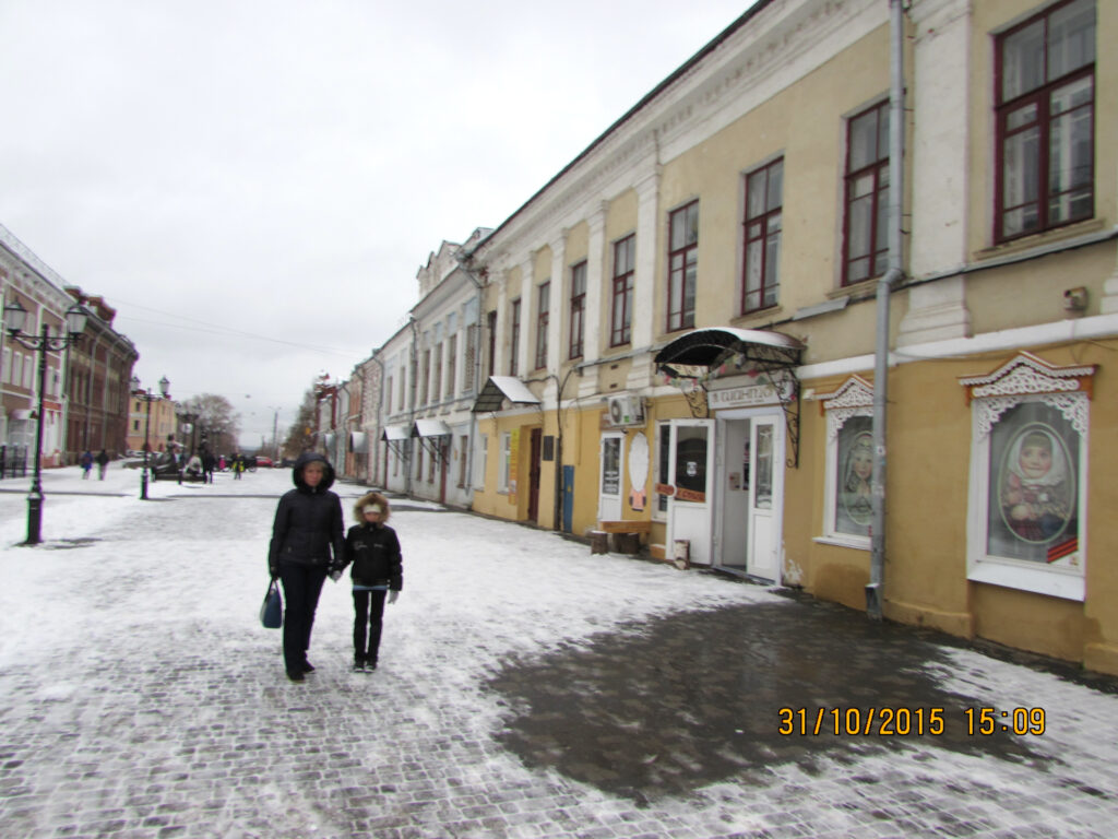 Спасская улица — одна из самых старинных в городе, памятники архитектуры,  пешеходный участок