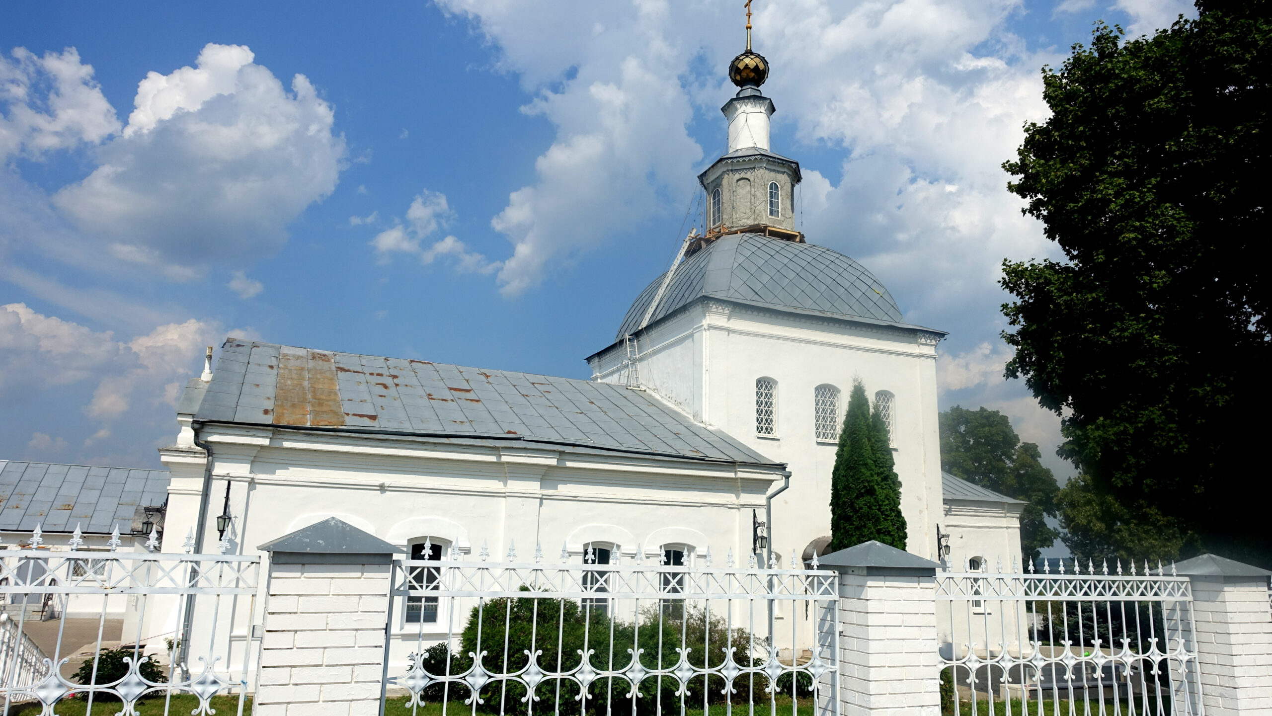 Успенская церковь Себино
